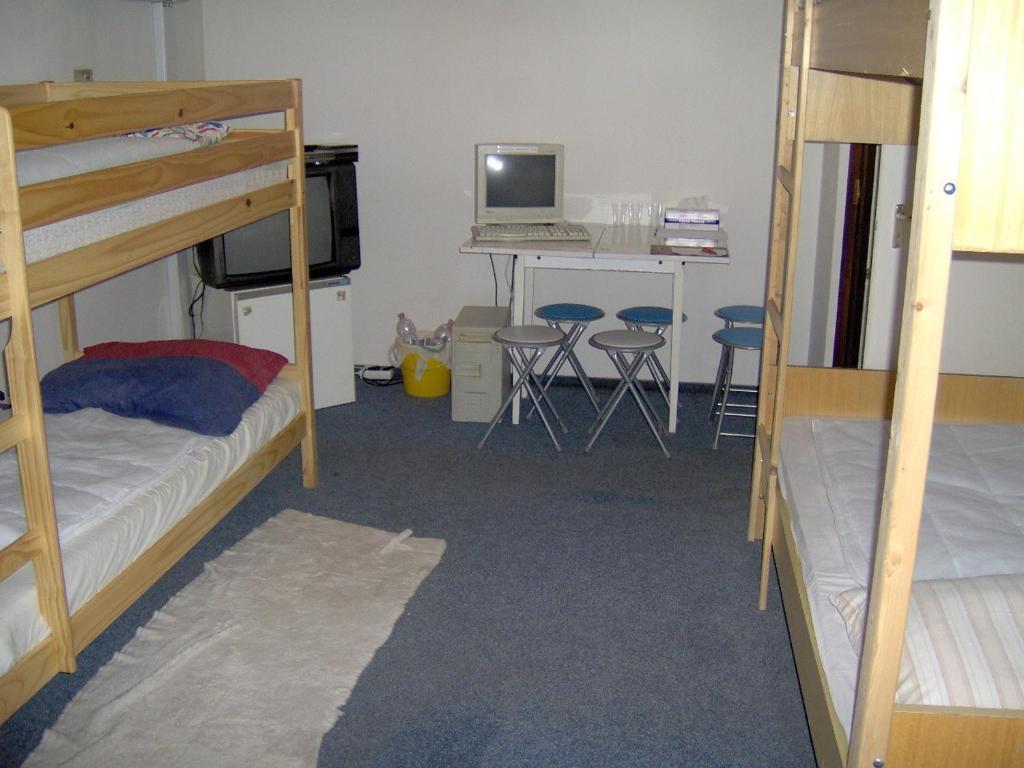 Ifi Hostel Pécs Værelse billede