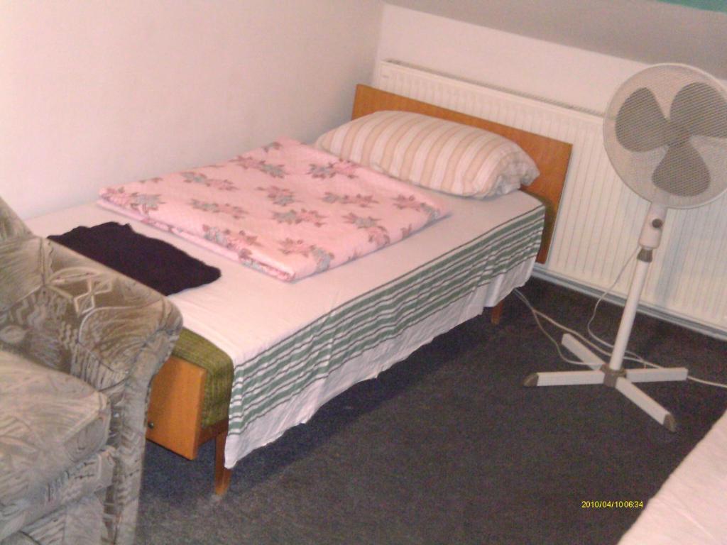 Ifi Hostel Pécs Værelse billede
